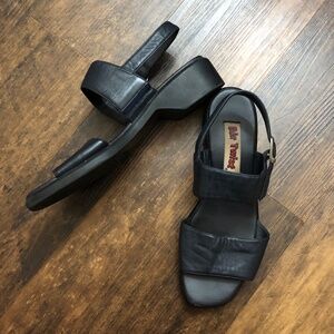 Navy Blue Leather Sandal 1.5 inch Heel  Size 9M by Air Twist